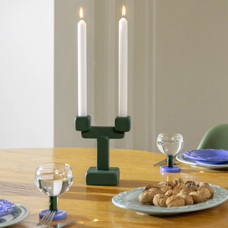 Mariella--klevering-chunky-ljusstake-grön-miljöbild