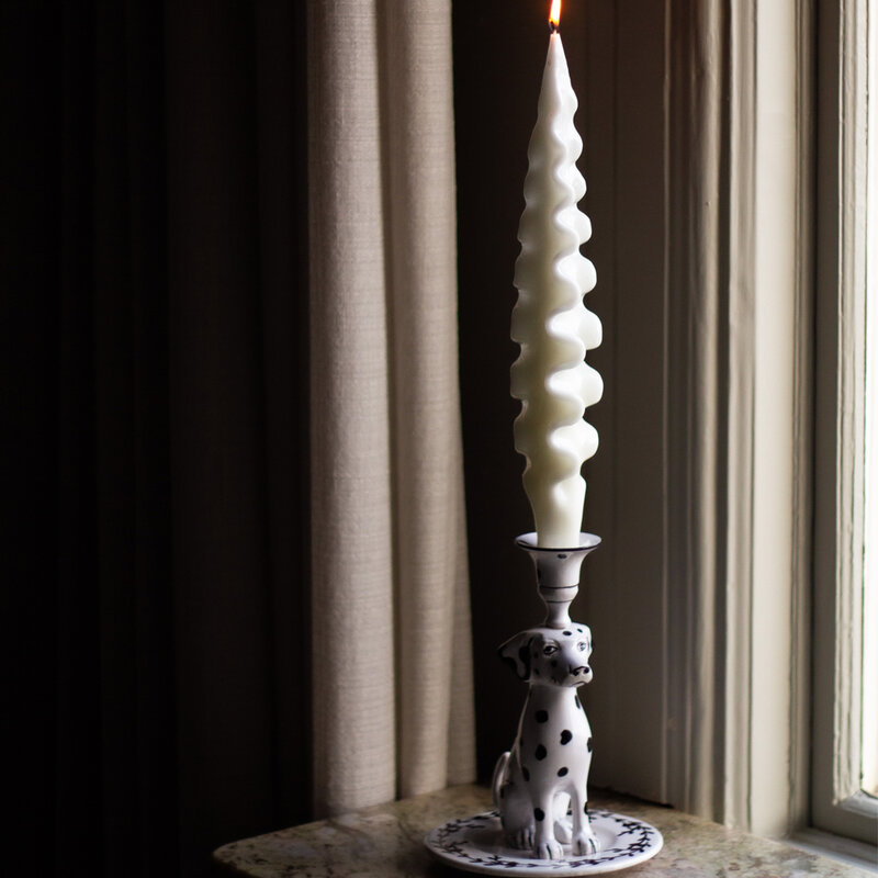 Mariella-dalmatin-ljus-stake-miljöbild