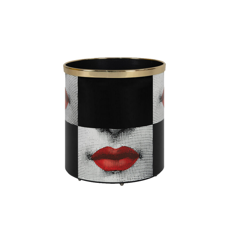 mariella-fornasetti-PAPPERSKORG-kiss-color-1