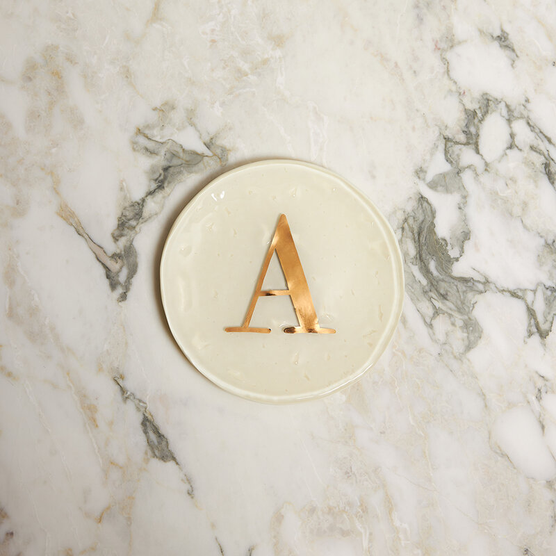 mariella-italien-keramik-bokstaven-A-cream-white-produktbild