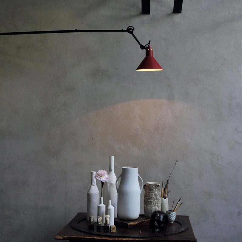mariella_dcw_editions_lampe_gras_213_wall_lamp_red_lifestyle