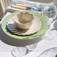 Mariella-13cm-bowl-mateus-sand-närbild