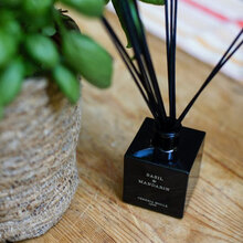 Mariella-basilandmandarin-doftpinnar-miljöbild