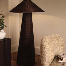 Mariella-ferm-living-dou-floor-lamp-golvlampa-miljöbild-2
