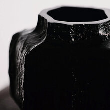 Mariella-ferm-living-mokuri-vas-detaljbild