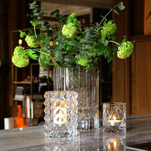 Mariella-ljuslykta-medium-hurricane-crystal-miljöbild