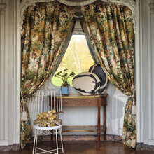 Mariella-tyg-metervara-pierre-frey-BOIS-DORMANT-miljöbild-1