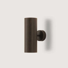 Mariella-vägglampa-pillar-bronzed-produktbild
