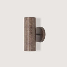Mariella-vägglampa-pillar-burnt-silver-produktbild