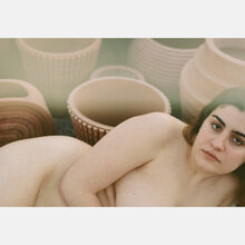 mariella-.poggi-pots-woman-miljöbild-