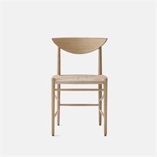 mariella-and-tradition-drawn-chair-hm3-white-oiled-oak-vitoljad-ek-framsida
