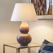 mariella-belysning-bordslampa-vaughan-table-lamp-avebury-dusky-rose-miljojbild