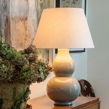 mariella-belysning-bordslampa-vaughan-table-lamp-avebury-stone-miljojbild