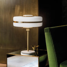 mariella-bert-frank-bordslampa-massing-opalglas-miljobild