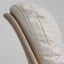 mariella-fogia-lyra-chaise-lounge-chair-vit-lader-detaljbild