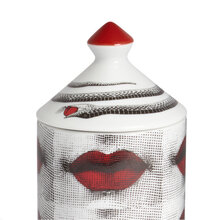 mariella-fornasetti-doftljus.doftspray-parfym-TALVOLTA-Room-spray---Bocche---Frutto-Proibito-6