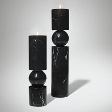 mariella-lee-broom-fulcrum-candelholder-black-marble-miljobild