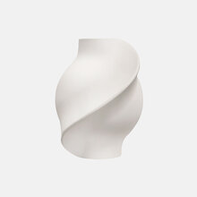 mariella-louise-roe-pirout-vase-02-raw-white