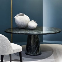 mariella-meridiani-owen-matbord-marmor-svart-miljobild