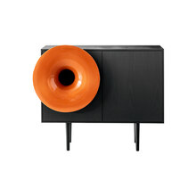 mariella-mf-caruso-skap-hogtalare-svart-orange-produktbild