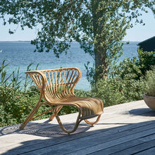 mariella-sika-design-exterior-fox-lounge-chair-natural-miljobild