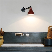 mariella_dcw_edition_lampe_gras_304_wall_lamp_red_lifestyle