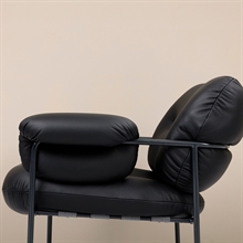 mariella_fogia_ballo_armchair_black_leather_side