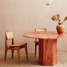 mariella_gubi_epic_dining_table_red_lifestyle