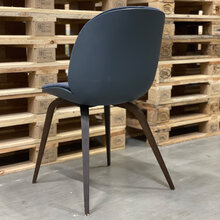 sample-sale-chair-gubi-produktbild-03-